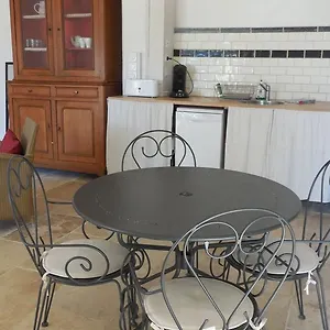 https://domaine-de-rochegude.fr-provencehotel.com